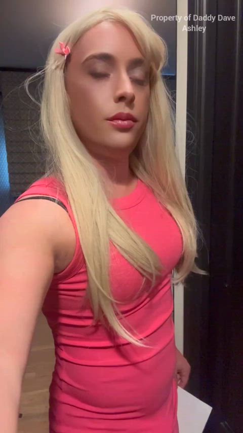 Time for Ashley to get all dolled up. She's got responsibilities now that she's part of the harem. Tasks and routines are due today 😈