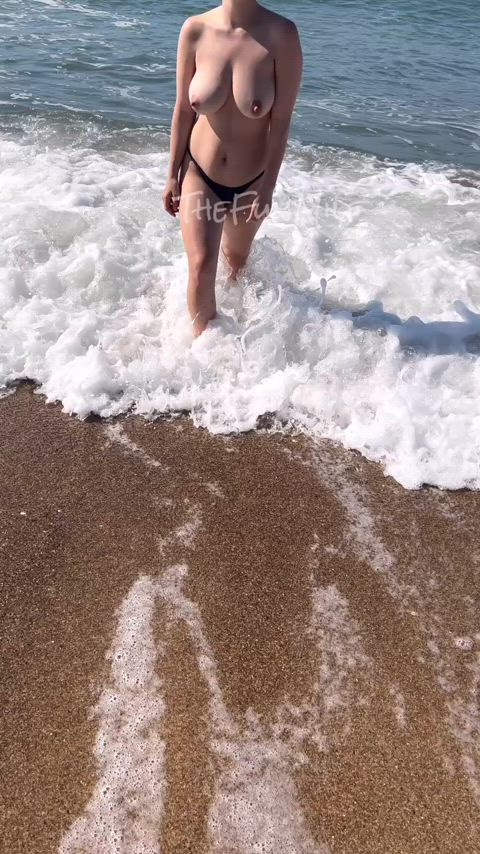 Beach Big Tits Bouncing Tits Exhibitionist Flashing Huge Tits MILF Natural Tits Public r/CaughtPublic Porn GIF by thefunmilf
