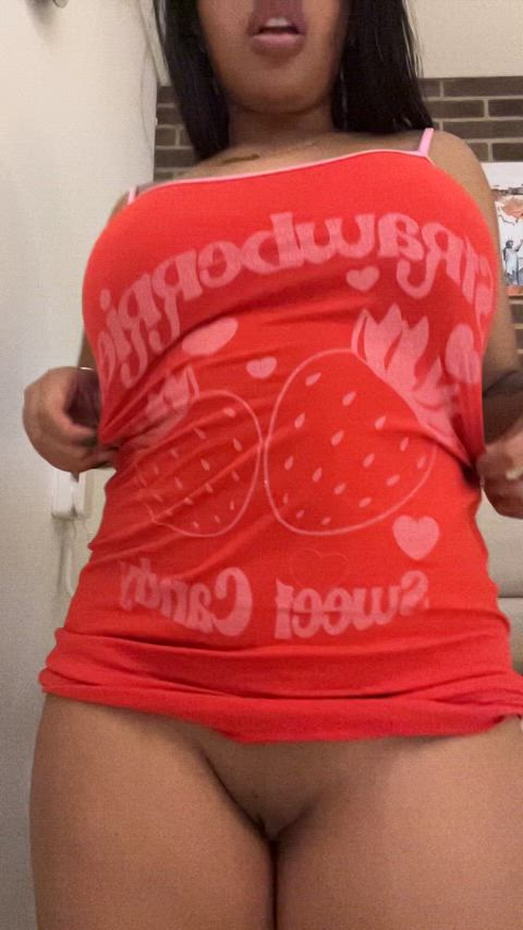 Would you be happy to receive my pussy for Christmas?