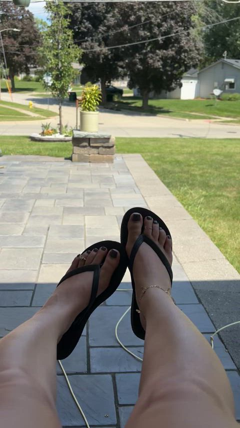 Just got a pedicure! Got black for the first time ever 🖤 I hope you enjoy thumbnail