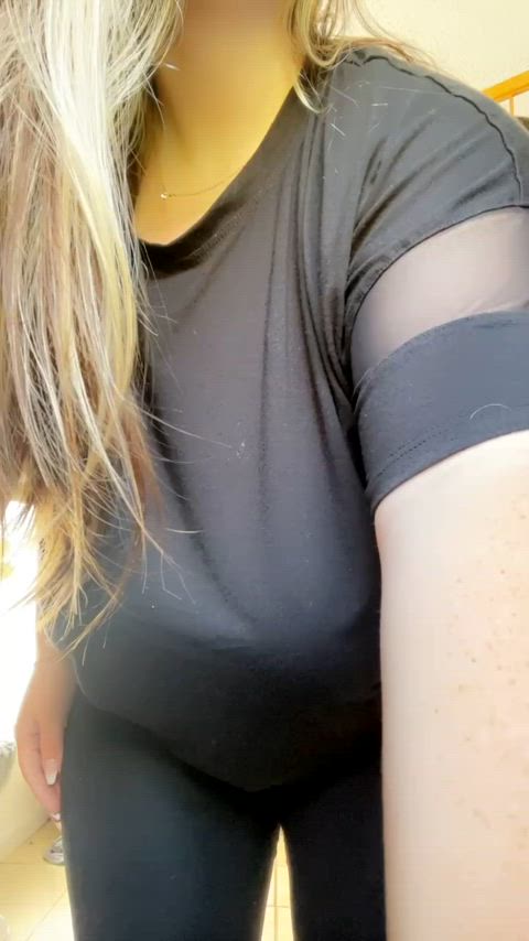 Big Tits Boobs MILF Natural Tits OnlyFans Tits Porn GIF by onlyalysson