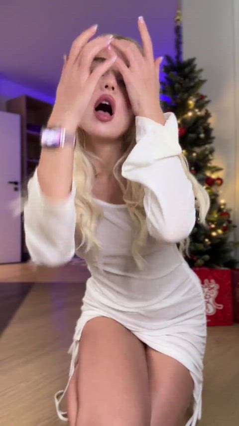 I’m going to a corporate party and deliberately not wearing panties, hoping my pussy gets