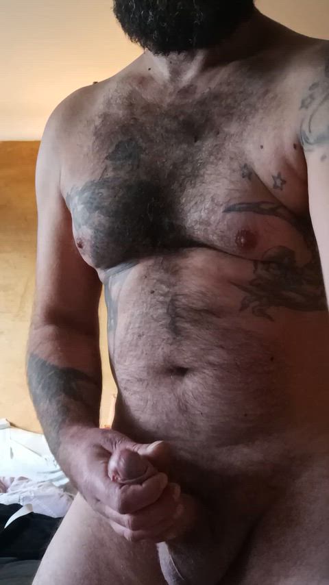 [43] You can see how my beard curls when my penis is erect?!