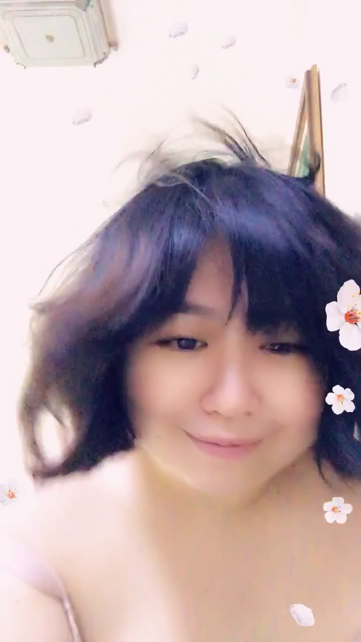 Keep me occupied until the Endgame. Messy hair Marvel marathon begins now