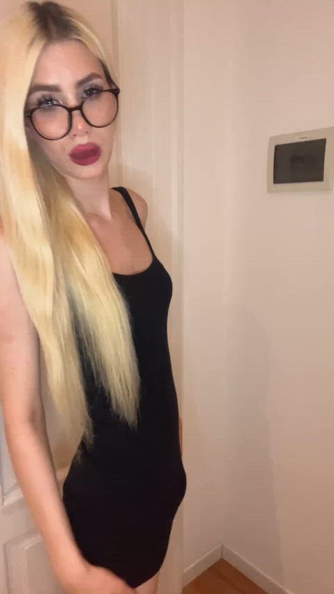 I'm petite but I can take cocks that aren't