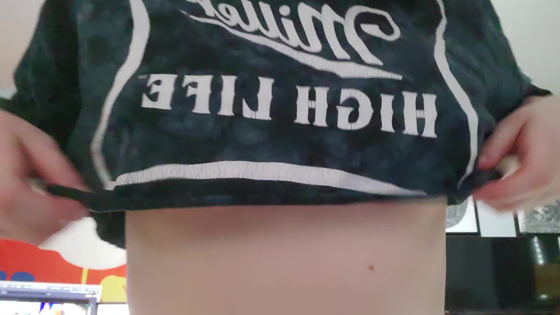 Would you unwrap me? 💋