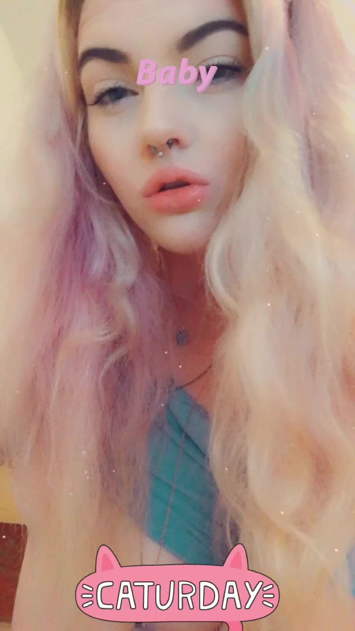 Not *reallllllly* an ahegao, more me being a drooly lil bitch 🙈💕