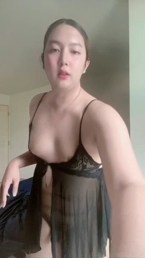 Don't I look like the girl who'd be on top?