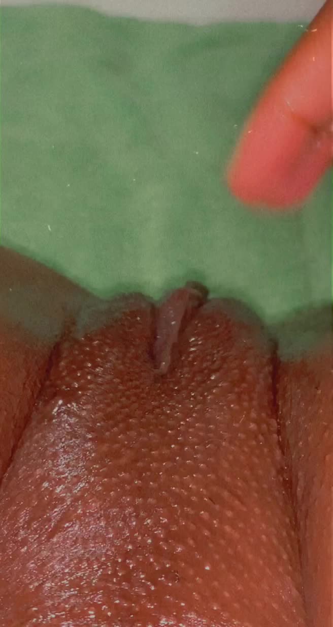 my juicy pussy💦💦 come gimme a kiss