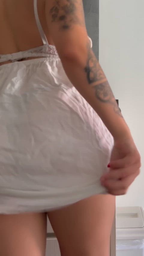 Be honest… did you look, or did you stare?