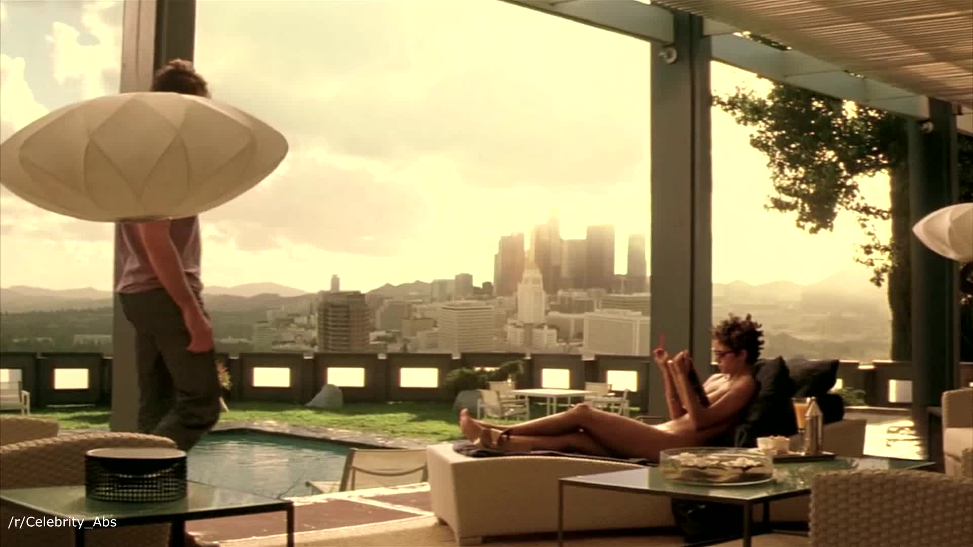 Halle Berry's hardbody in Swordfish