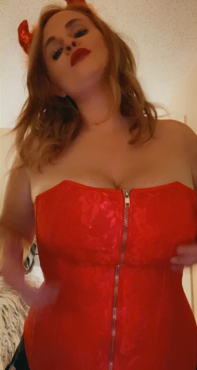 Titty reveal with some nipple clamps. Any volunteers to yank on the chain? 😈 {OC}