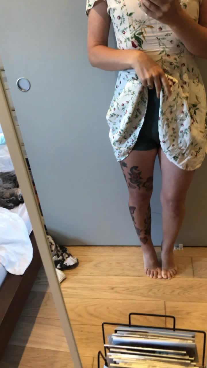 Peek-a-toe nsfw