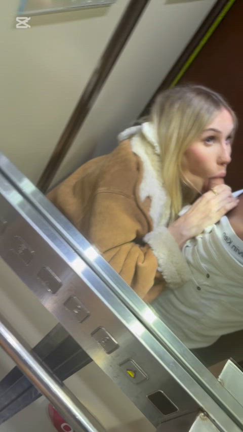 Blowjob elevator 😬