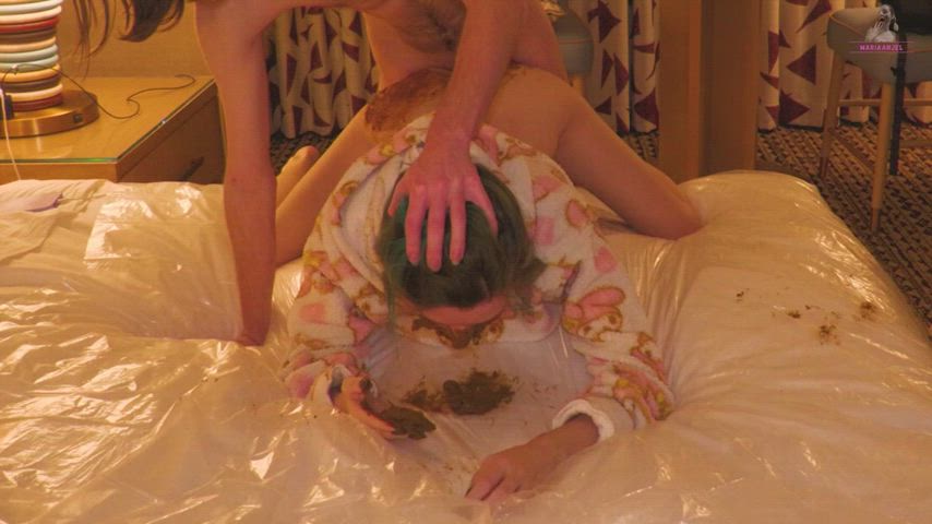 Push my face in it (f)
