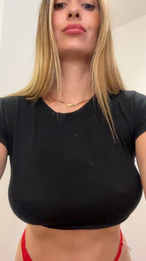 The best moms dont wear bras