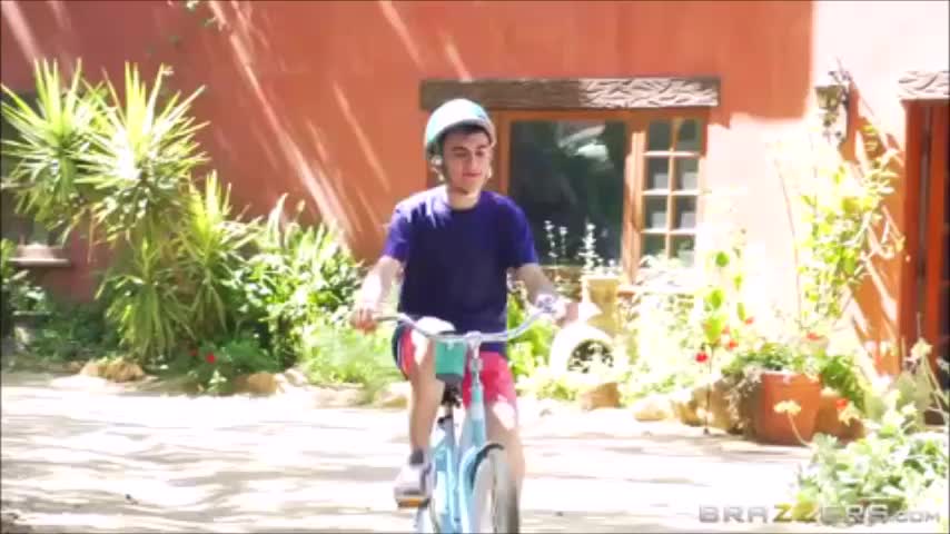 Stunning Milf Takes Care Of Little Young Guy After Accident
