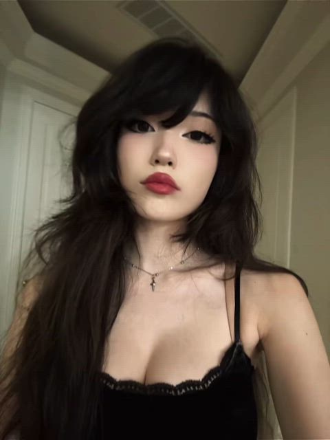 Twitch Emiru and TikTok Emiru are not the same person