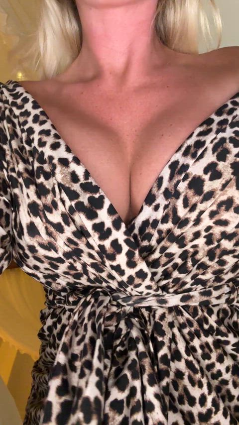 Lay back, close your eyes, put your tongue out, inhale, and imagine what sensations youd be experiencing with my pussy riding your face