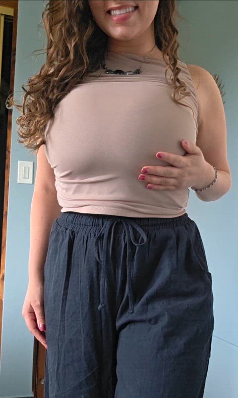 Amateur Big Tits Boobs Huge Tits NSFW Natural Tits OnlyFans Solo Teen Porn GIF by lamsinka89
