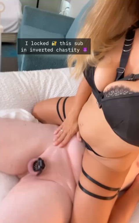 Locked a new submissive I have in an inverted chastity! thumbnail