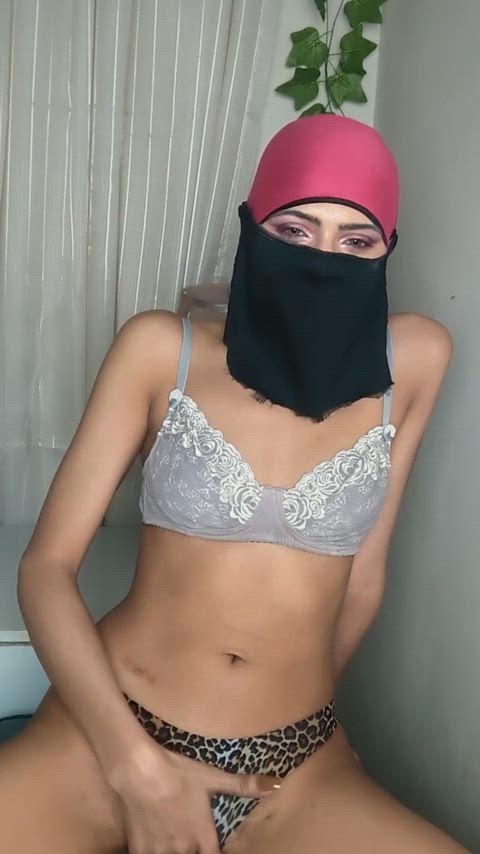 [19F] Innocent look… dirty little secret