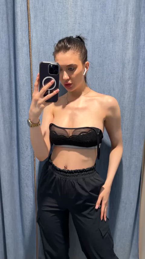 After lying to my family for months about having a girlfriend they finally invited me to our yearly vacation. They bought two tickets so I could bring this girl they never met. I call up one of my best friends to convince them to take this new pill and play my girlfriend. (RP)