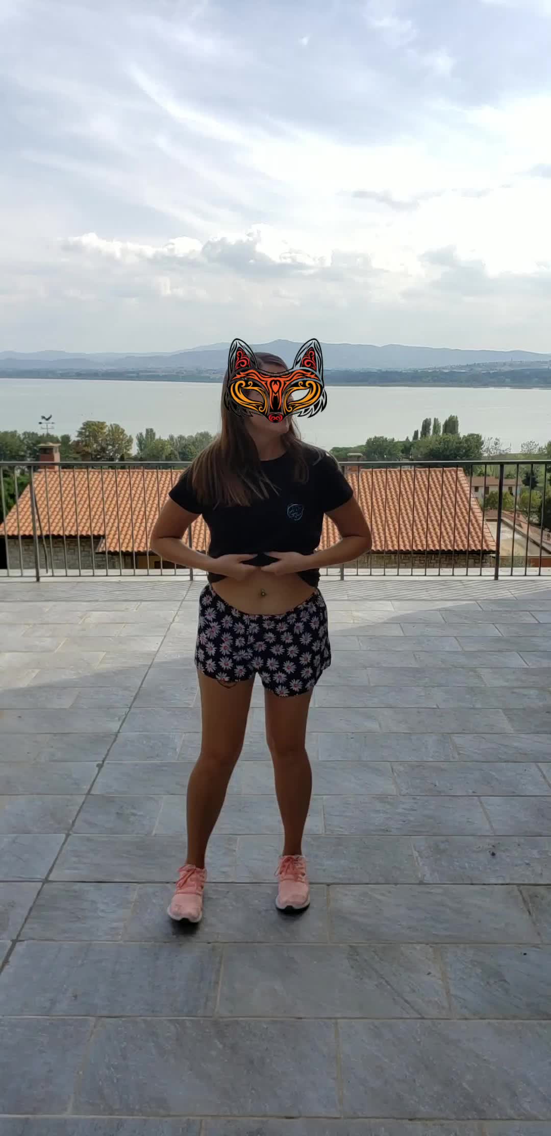 Some more spontaneous lashing in Castiglione del Lago, Italia 😘🦊