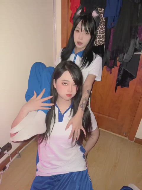 agree if you’re down for 10 of my nudes tonight