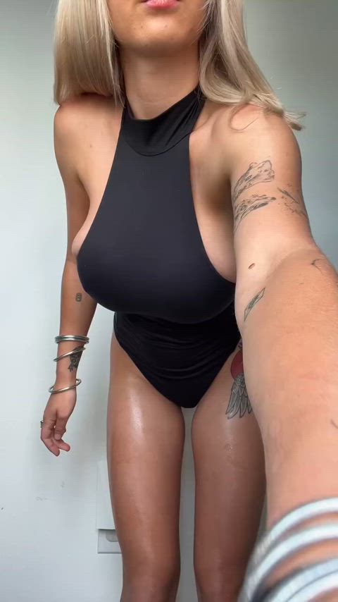 Gabbie | One piece hottie