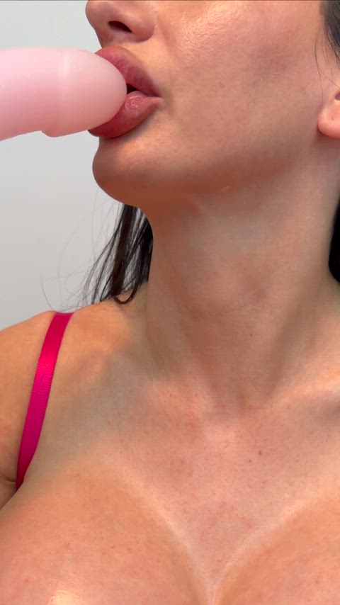 The bigger the lips, the more they crave action