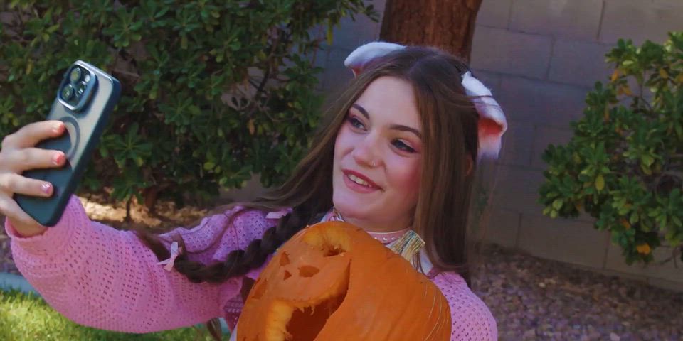 I don't usually like rough stuff, but Juniper Ren kills this scene!