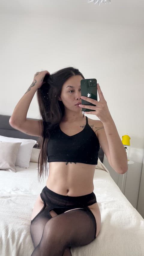 Deleting in 23hrs but whoever upvtes and comment😋 I'll send nudes rn.. instantly dms