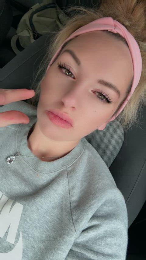 ; I my friends your teenie and they all said ew why is he so small 😂 Such a disappointment to your ego