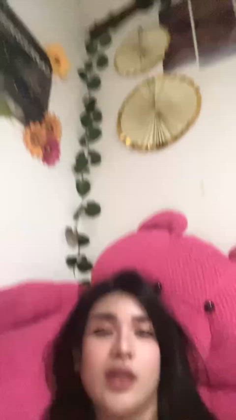 Could u see yourself giving a trans girl a blowjob, noh holding back babe