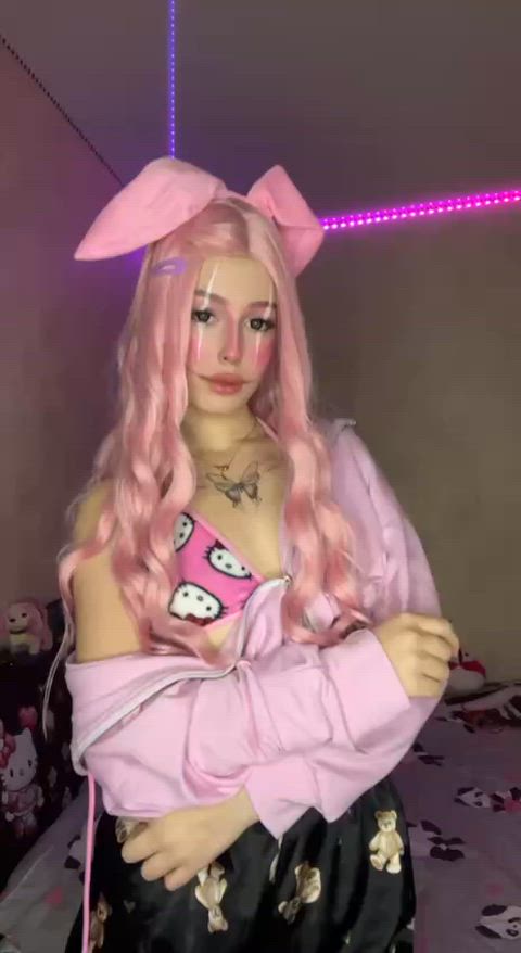 if there are 200 likes, I'll post the next one without clothes