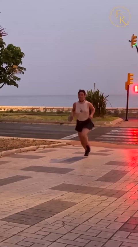 Running while in a SideBoob top.(Slow-motion)