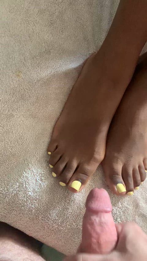 Not her soles but they got drenched anyway 😈💦