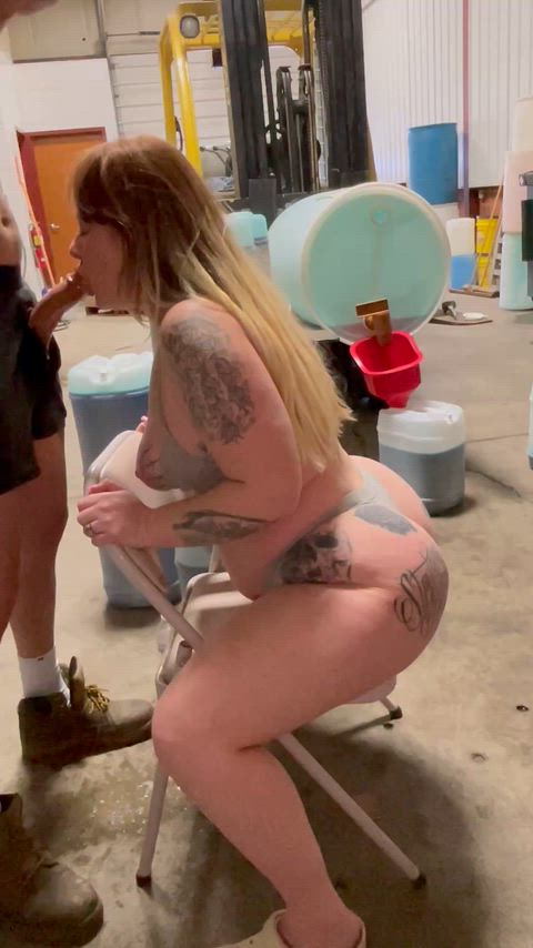 I Deepthroat 👅 & take dick until I puke all on it 🤮