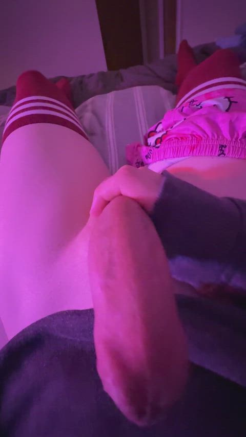 gooning quietly so no one knows what im really like 🤫