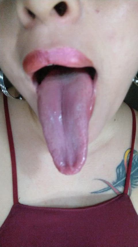 I like married cocks, I'm going to suck your balls until you say I'm better than her.