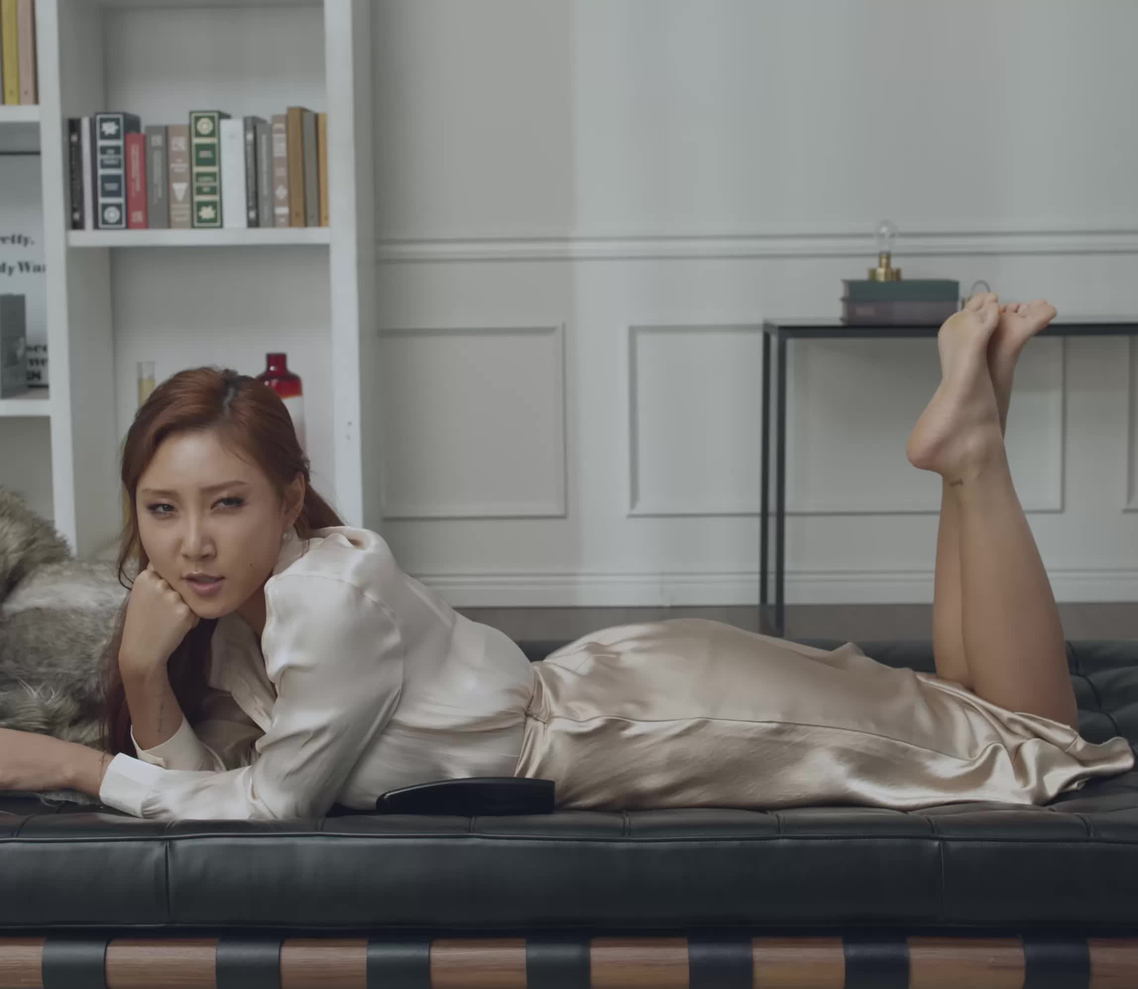 Sumptuous soles in the pose