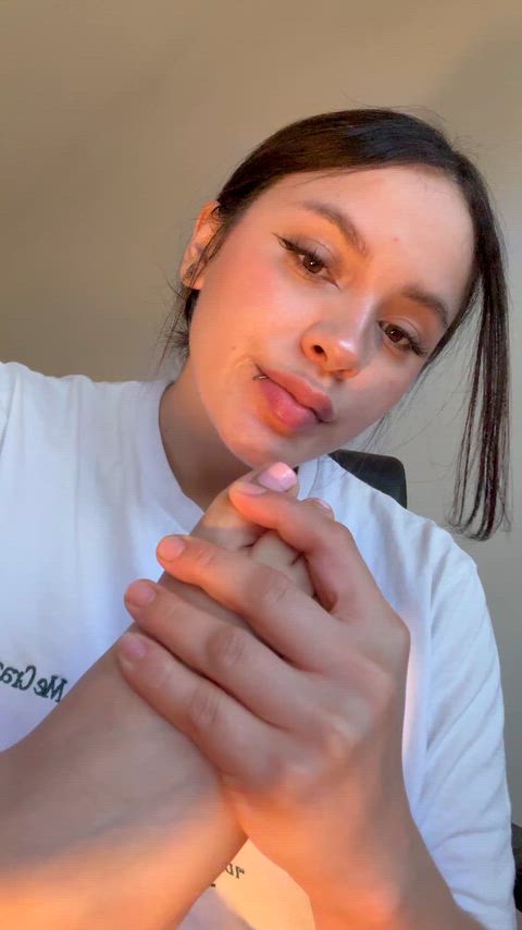 22 yo💕 I'm a sexy chick covered in ink and I don't know such an answer as "no"😈🔥I love to dance salsa so my moves will drive u crazy not only in bed.❤️‍🔥 Click on the link and ask me anything u want🌸🫶 thumbnail