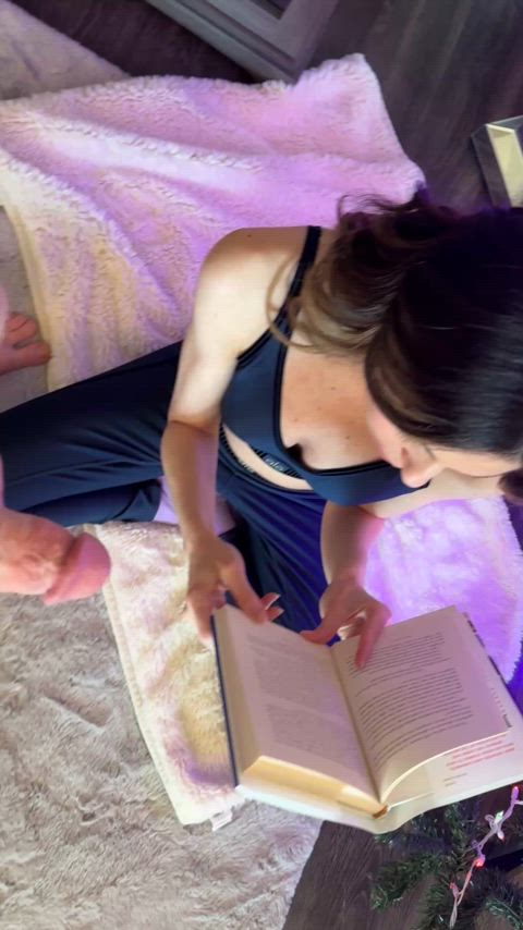 Fine… I’ll suck your dick. But I’m finishing this chapter first. 🙄🎄