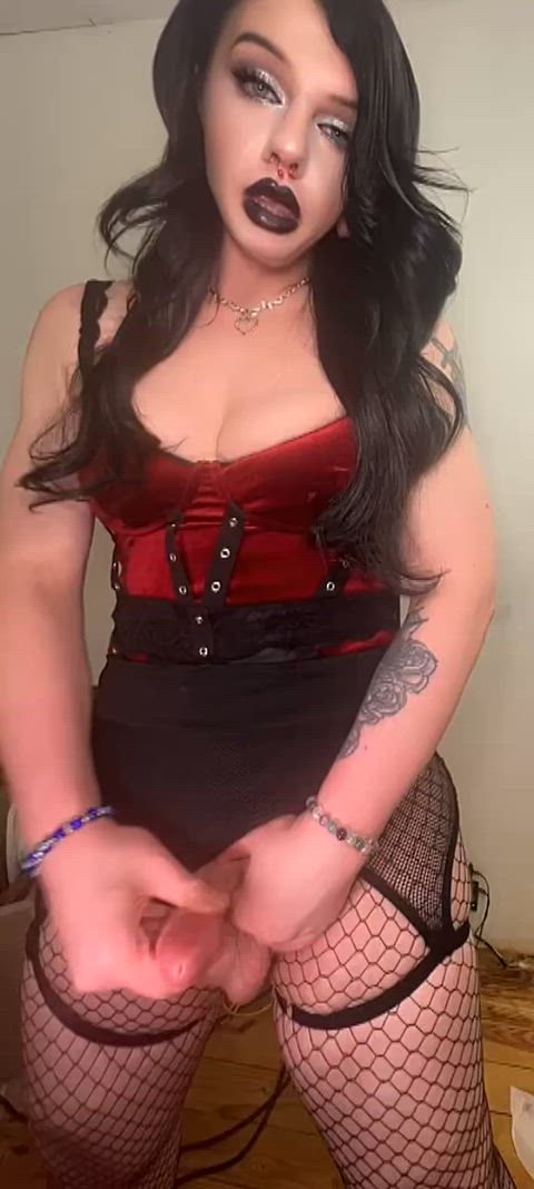 Could I feed you my massive goth girl loads?