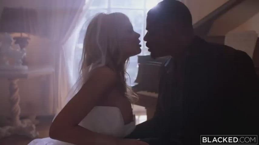 No other site can top the quality that Vixen media produces. This scene with Riley Steele is like something out of a movie
