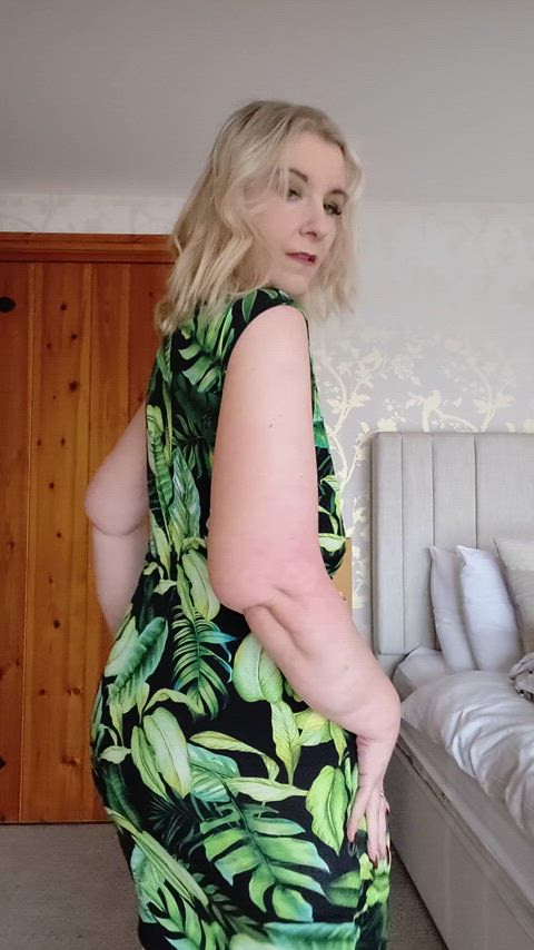 Milf a phat booty