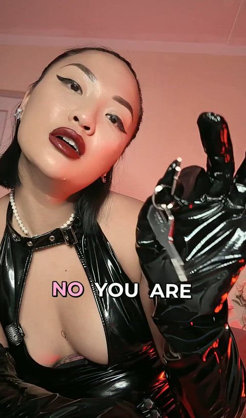 hey you wanna see me tease my wet pussy for you