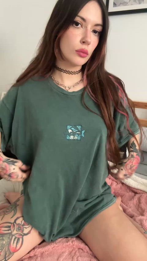 don't be fooled by baggy shirt