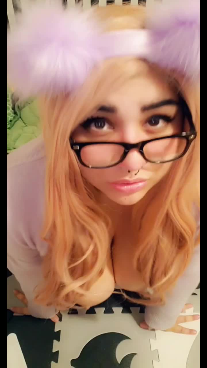 Please use my slutty little mouth. Availableal day and night to worship your cock in a vanilla or . 10 minutes heavy sexting sessions through kik or only $25! Hear me moan your name and beg for your cock 💕